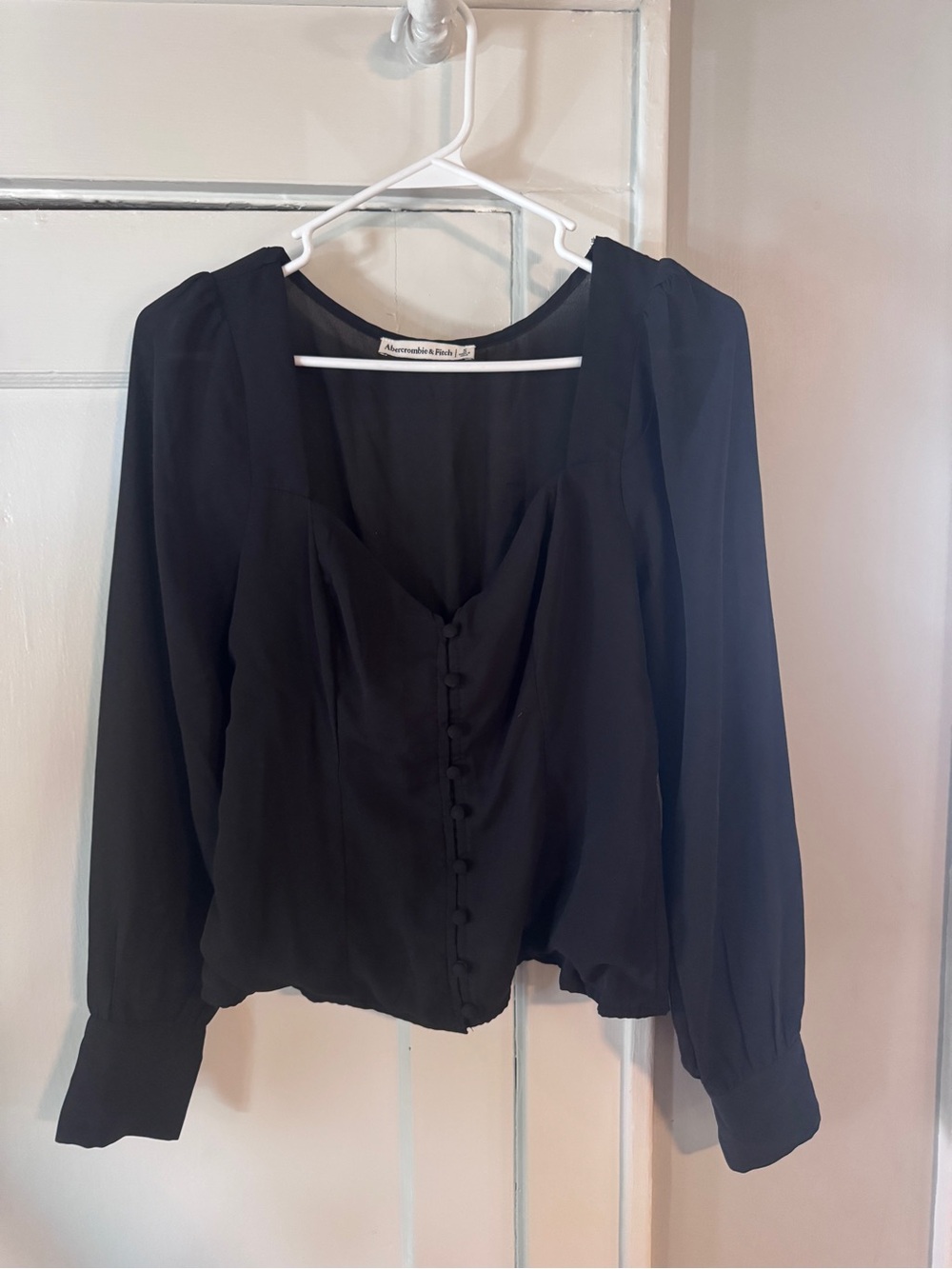 Abercrombie & Fitch Black Long-Sleeve Button-Front Blouse